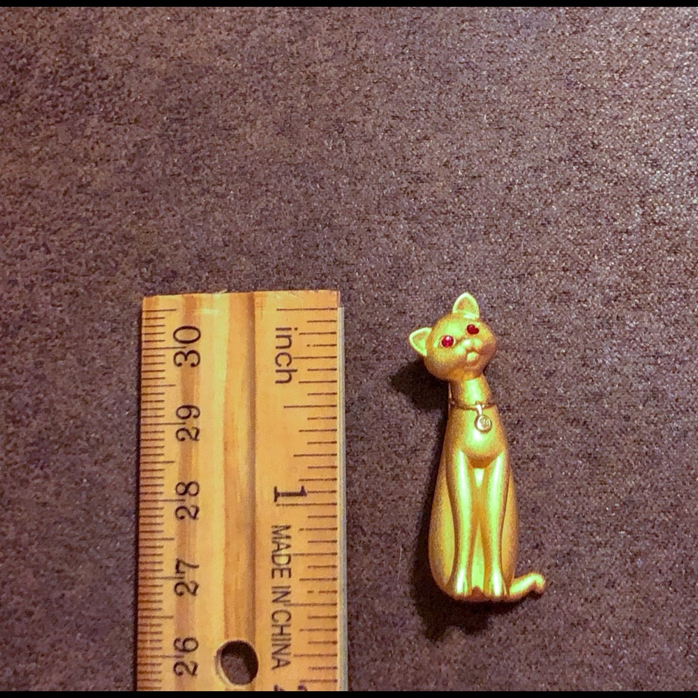 Cat Pin🐱 - Picture 3 of 4